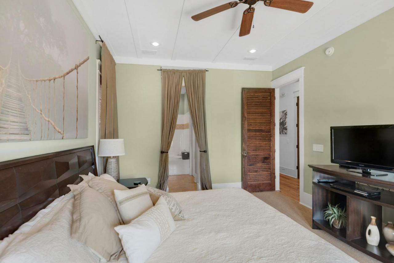32 E Park Place Townhome #802 Townhouse Apartment