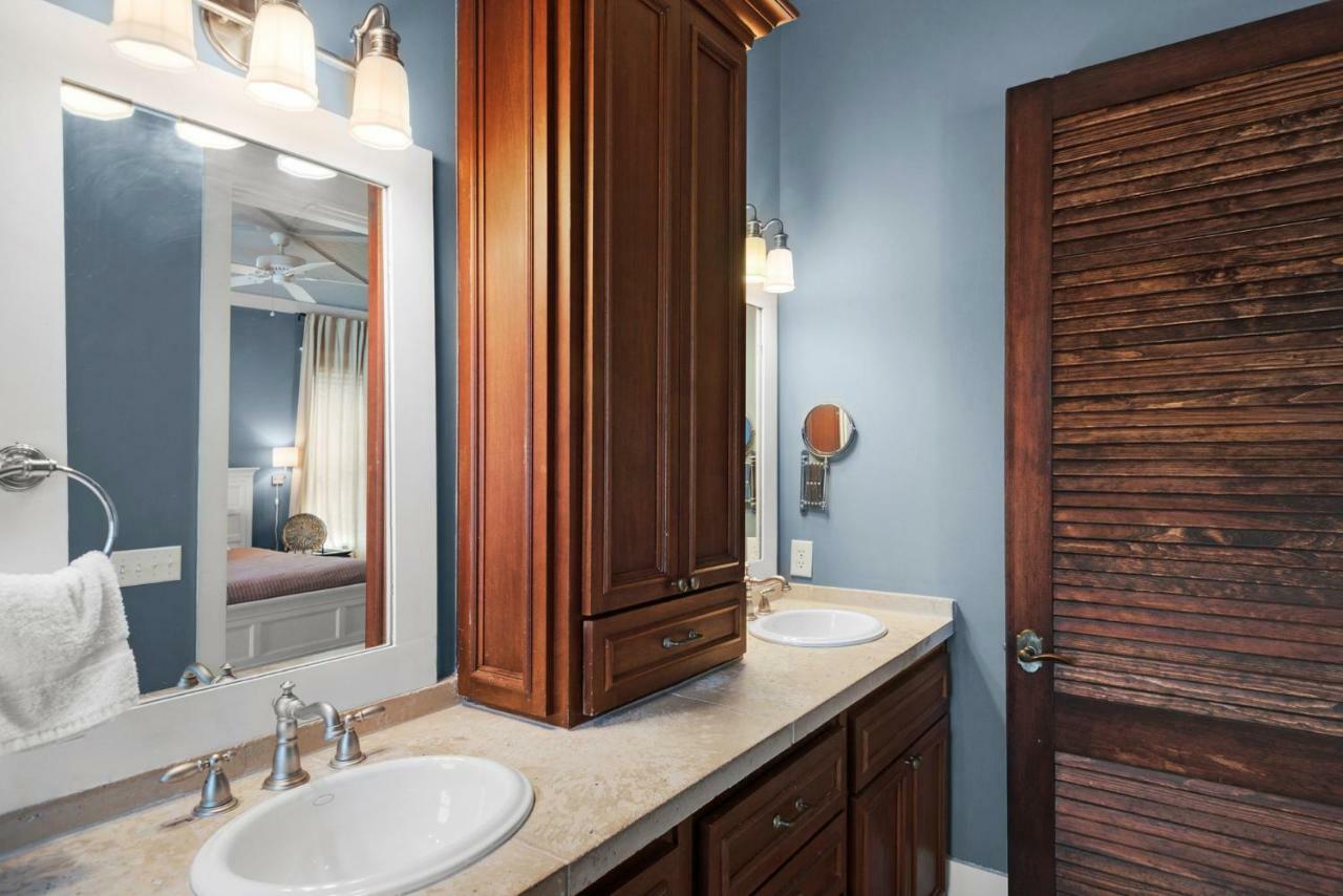 32 E Park Place Townhome #802 Townhouse Apartment *