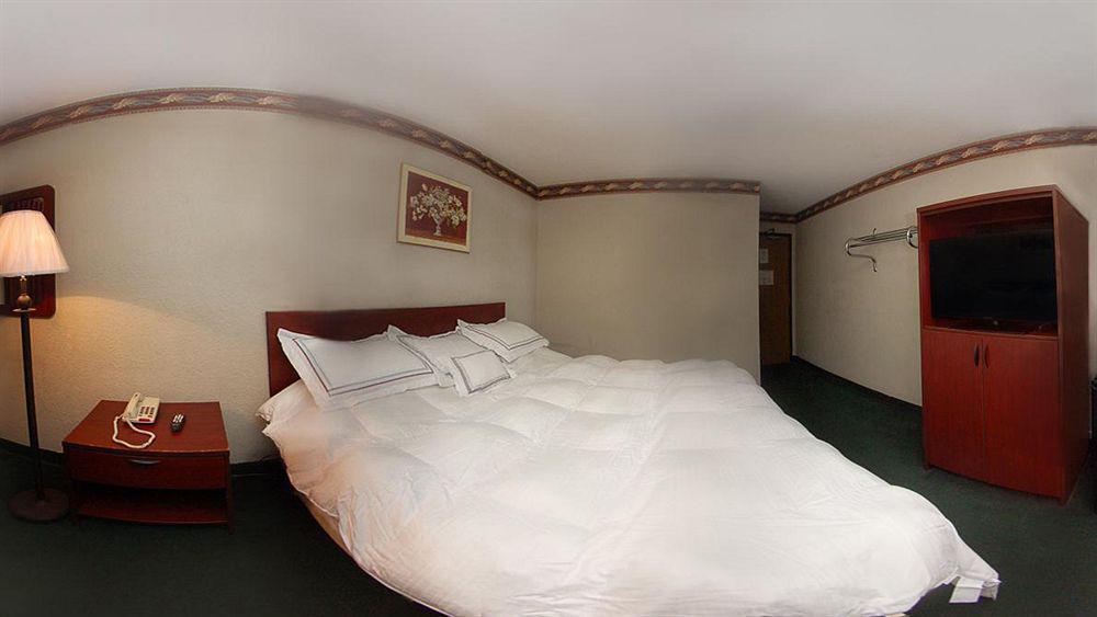 Red Roof Inn Jacksonville - Cruise Port Motel