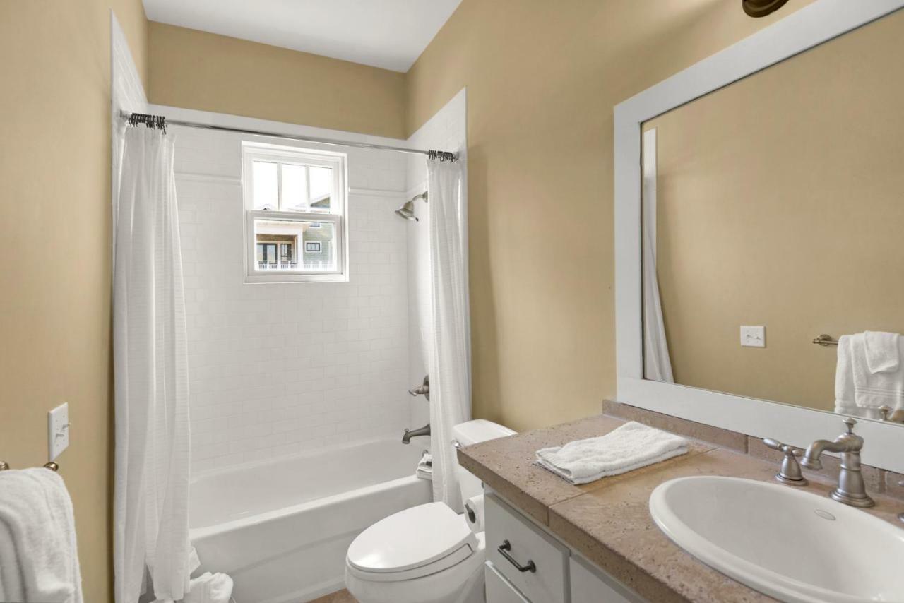 32 E Park Place Townhome #802 Townhouse Apartment