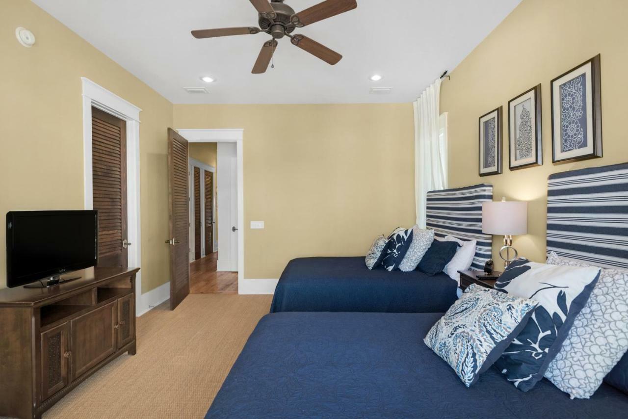 Apartment 32 E Park Place Townhome #802 Townhouse *