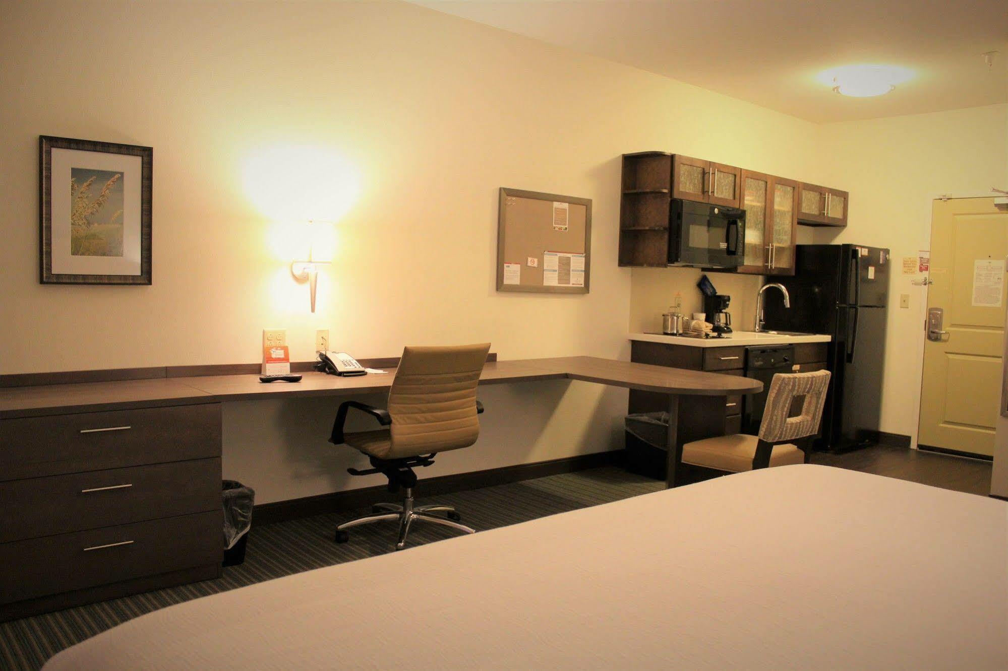 Candlewood Suites - Pensacola - University Area By Ihg Hotel 3*