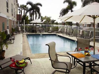 Towneplace Lauderdale West Hotel