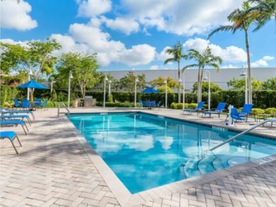 Express & Miami By Ihg Hotel 3*