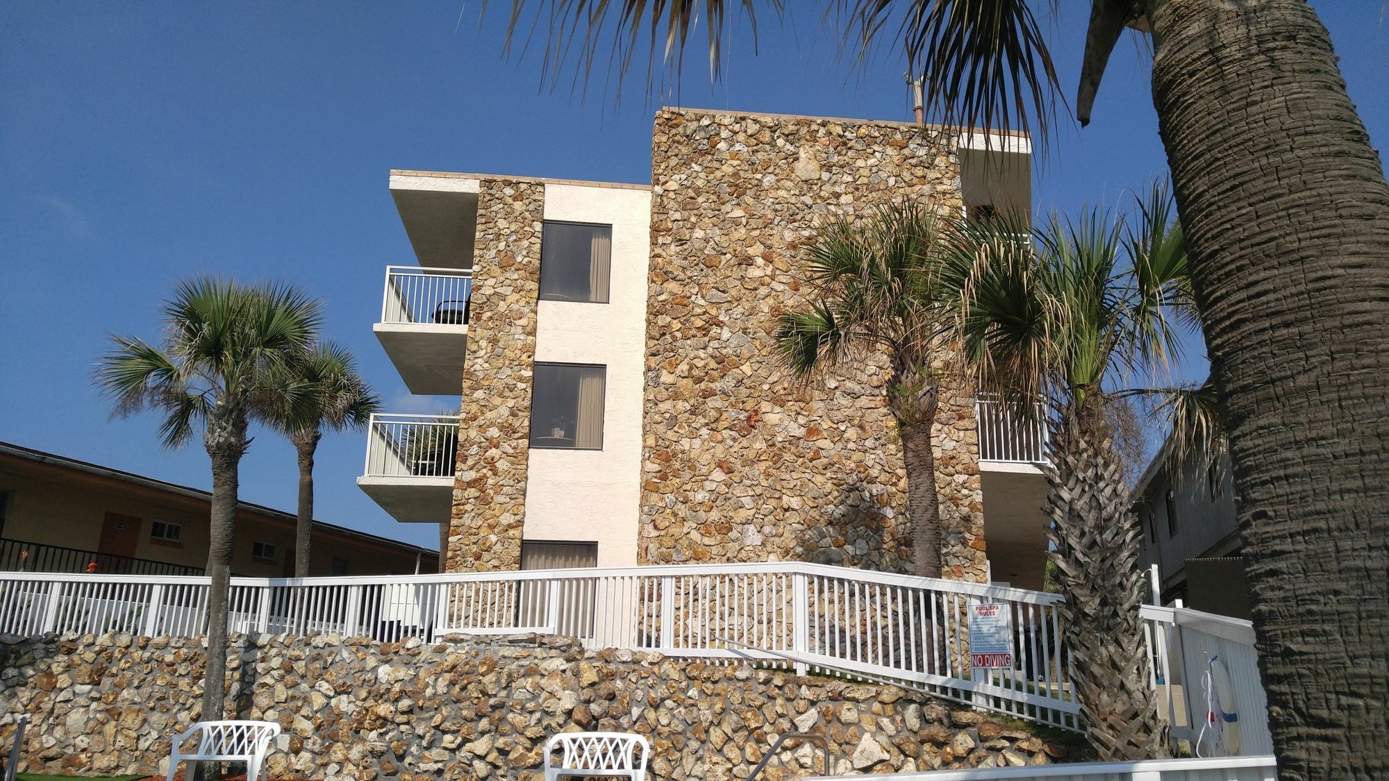Flamingo Beachfront - Daytona Inn 2*