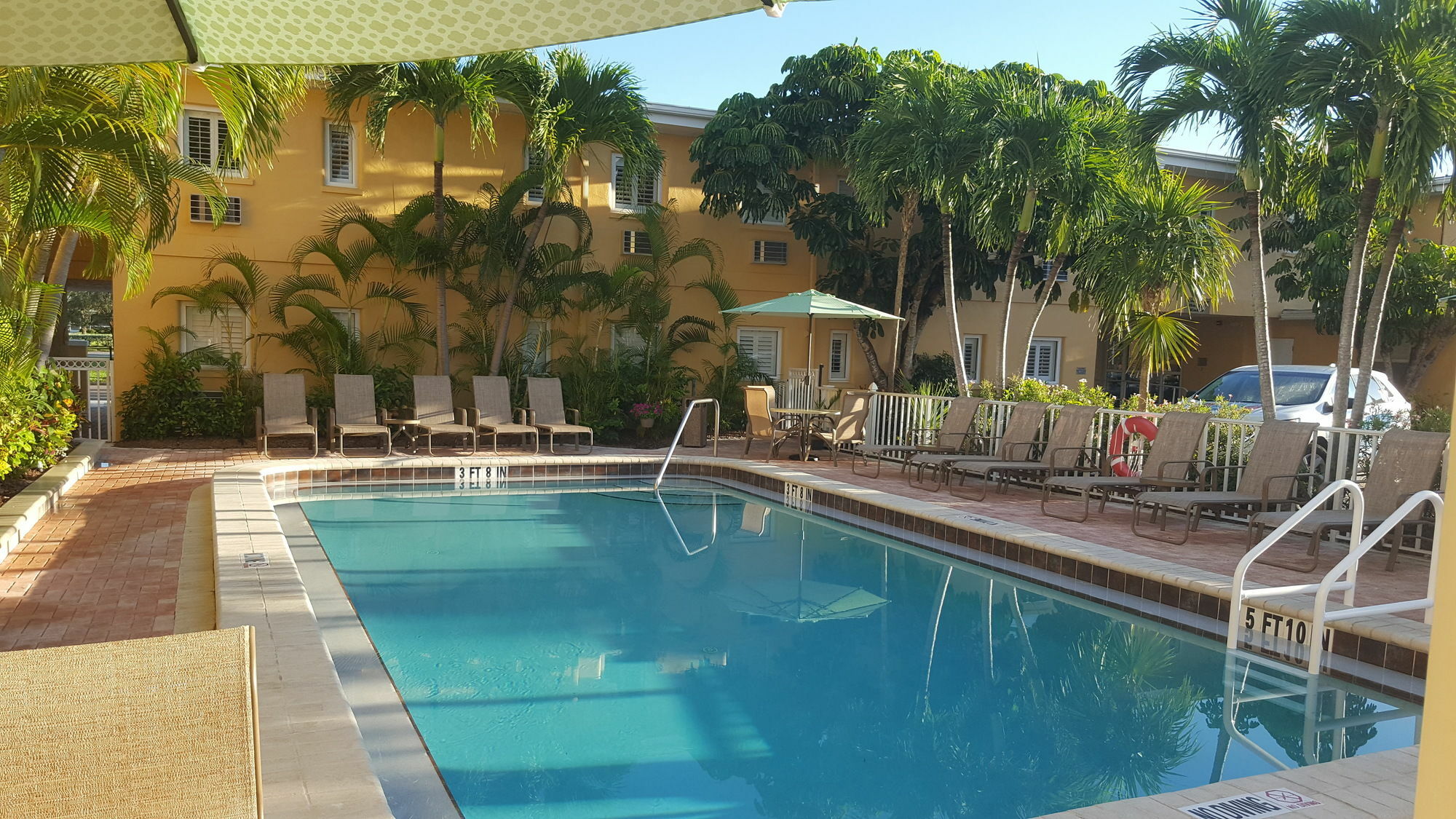 At The Beach-venice Florida Inn
