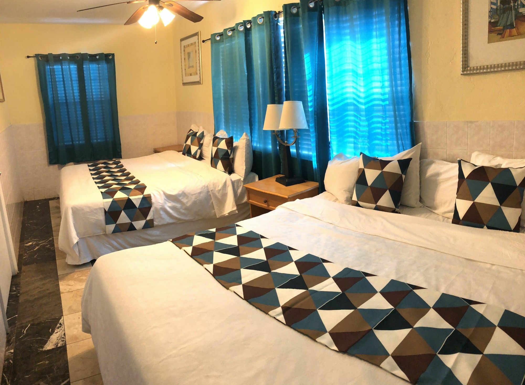 The Blue Wave Hotel 3*