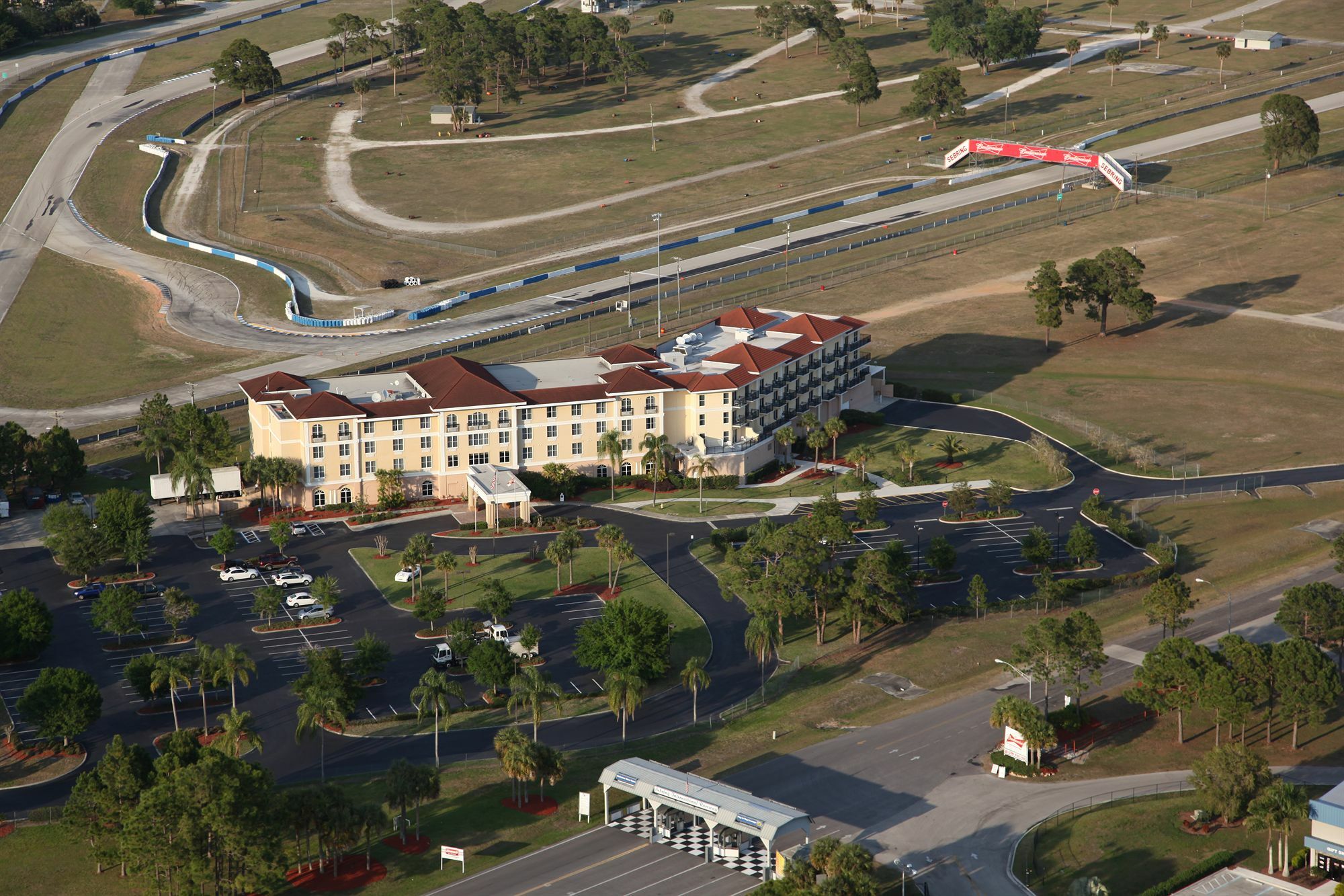 Seven Raceway Hotel
