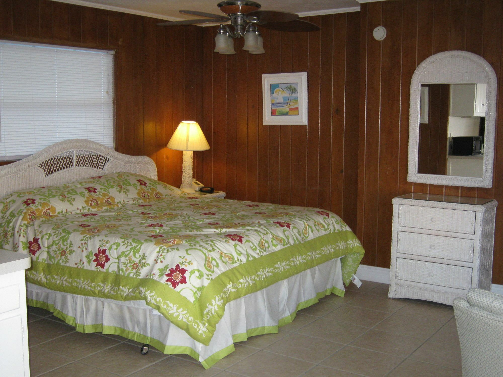 The Court And Motel 2*