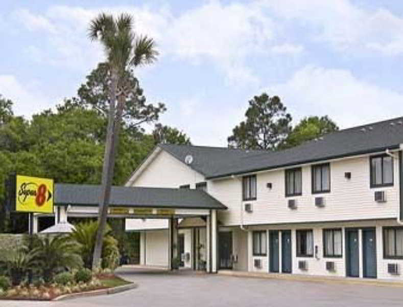 Hotel Super 8 By Wyndham 2*