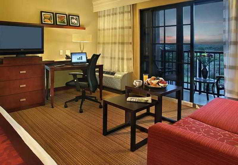 Hotel Courtyard By Marriott