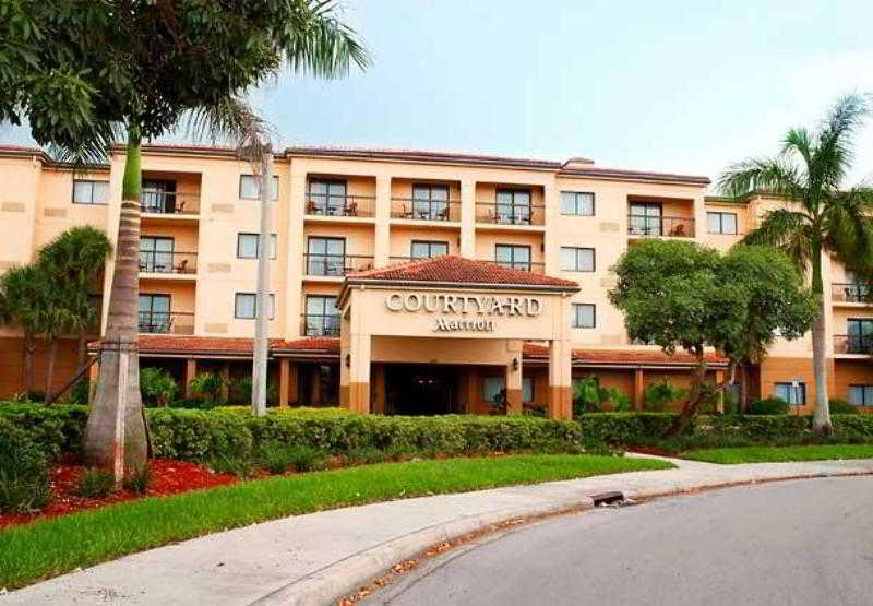 Courtyard By Marriott Lauderdale 3*