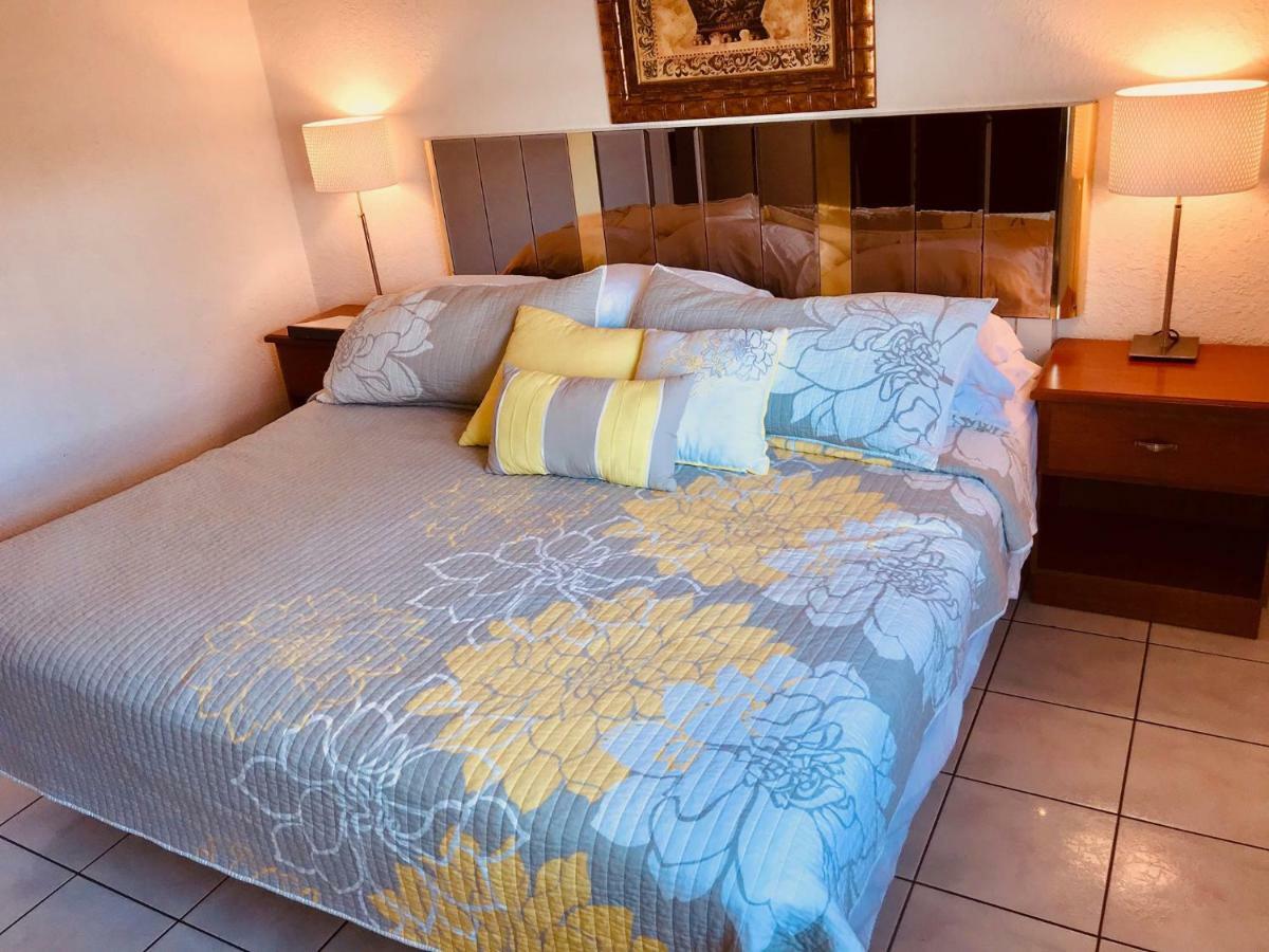 Hotel Ebb Tide 3*