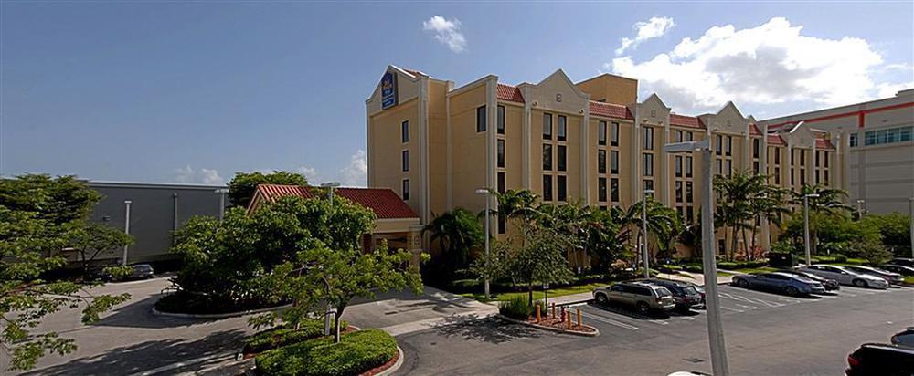 Western & Hotel 3*