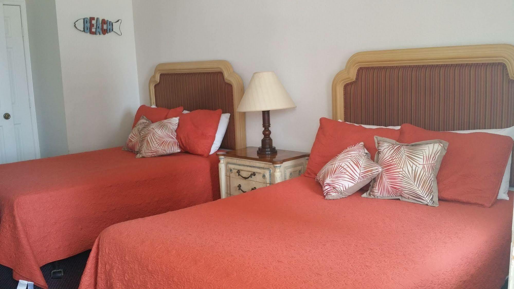 Hotel Famous Shores 2*