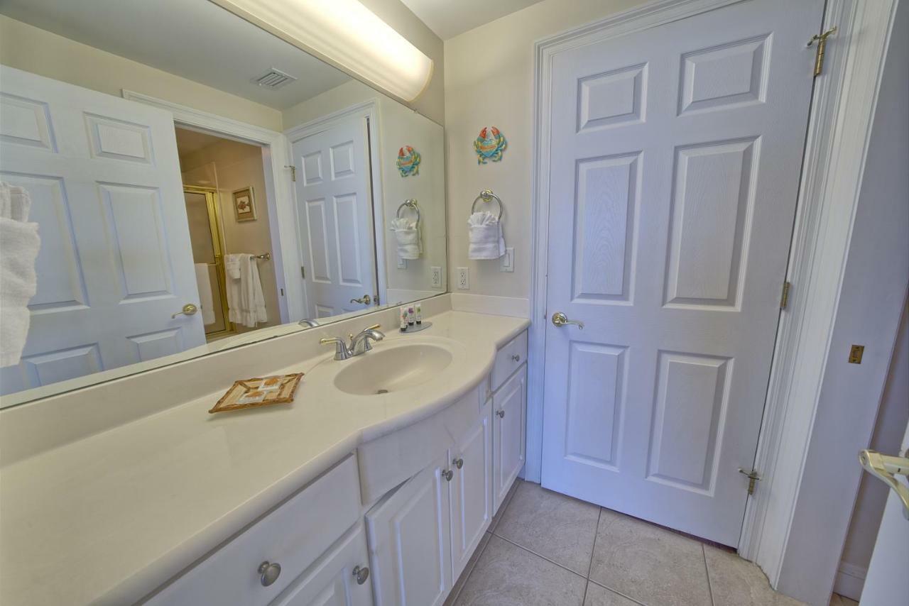 Apartment Stunning 16th Floor With Fitness Center, Hot Tubs, Pools, And Access - Unit 1606