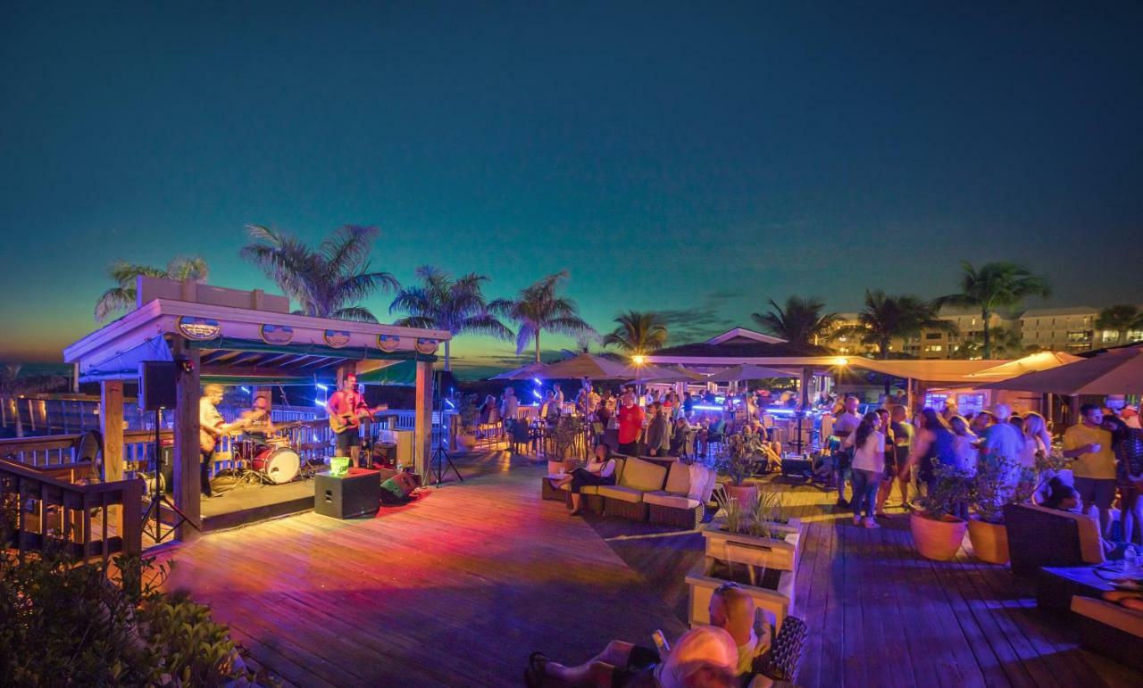 Resort The Beachcomber St. Pete &