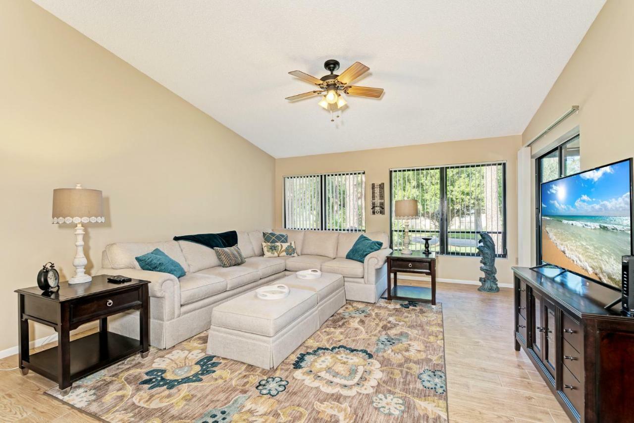 Village Des Pins 3645, 2 Bedrooms, Pool Access, Wifi, Hot Tub, Sleeps 4 Holiday home Sarasota