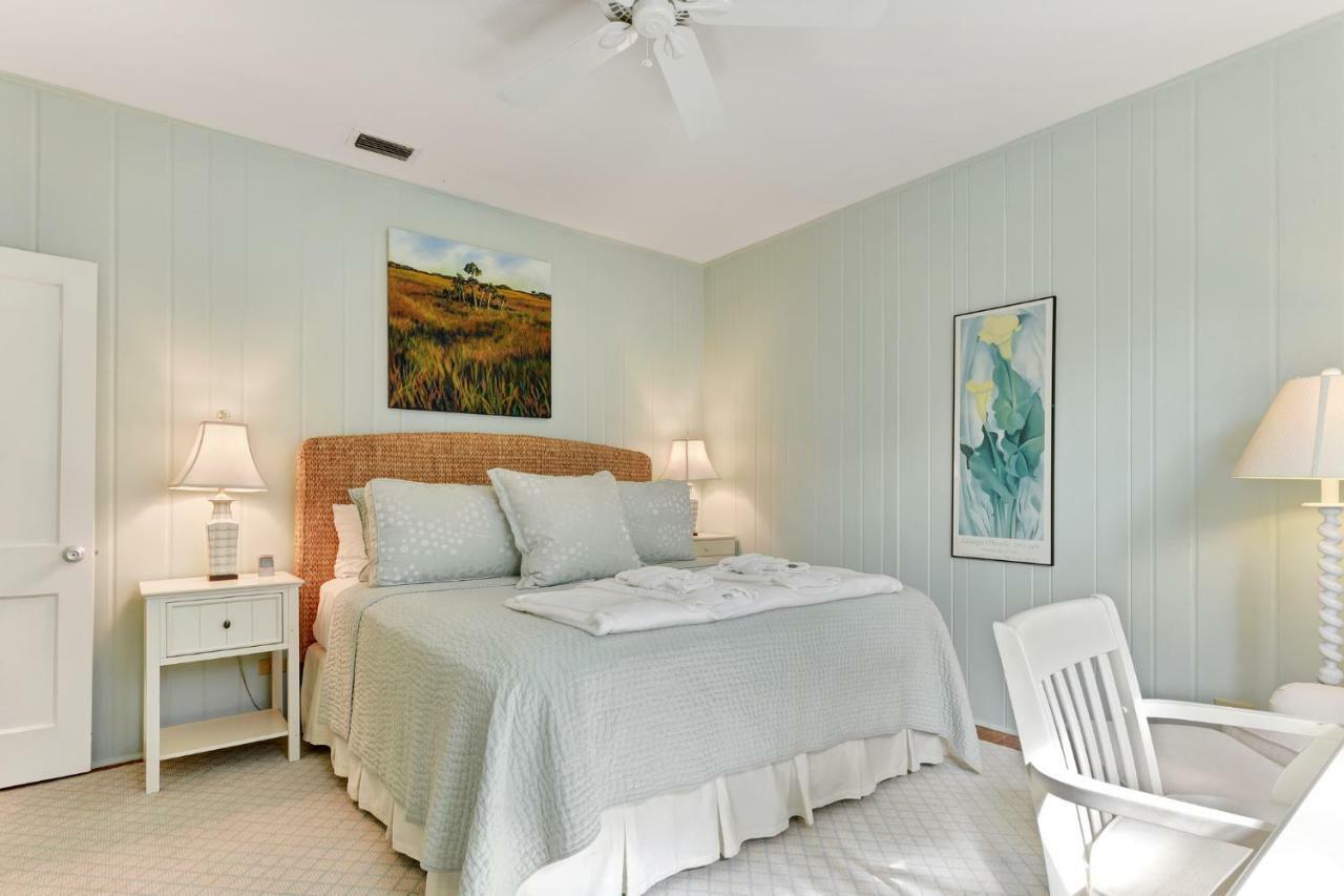 3939 Duval Drive Beachfront, 5 Bedrooms, Gas Grill, Wifi, Sleeps 10 Holiday home Jacksonville Beach