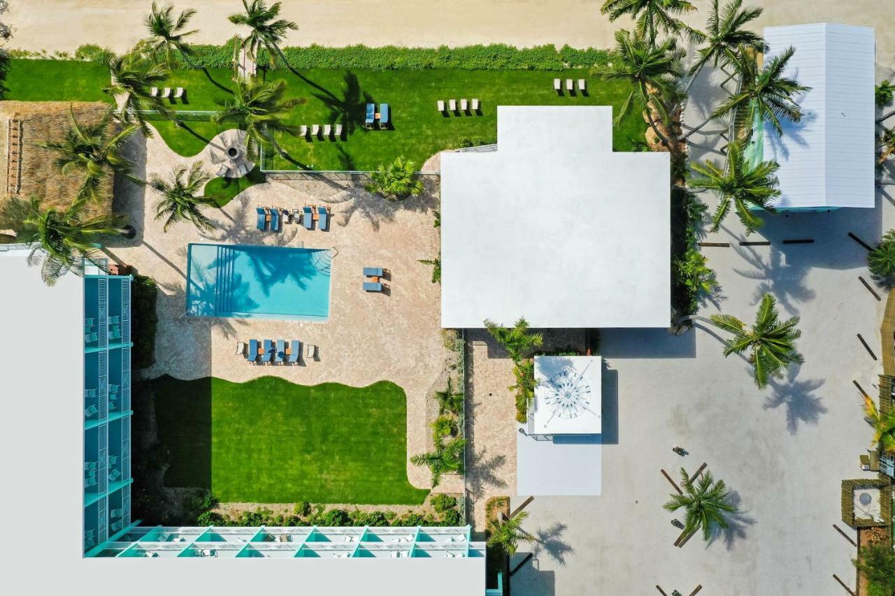 Hotel Grassy Flats & Club