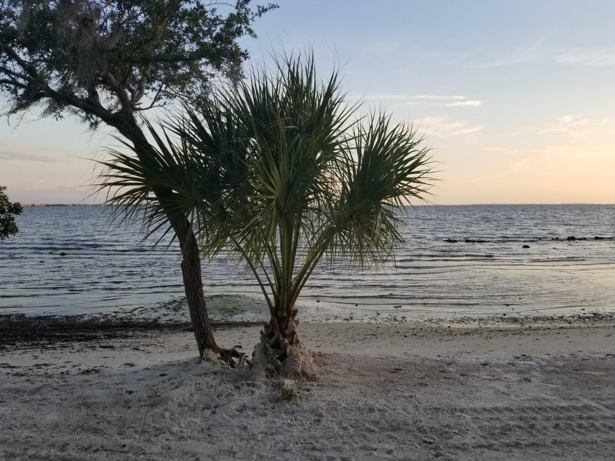 Tropical Bay Extend A Suites Motel 2*