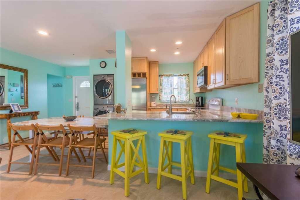 528 - Coral * North Captiva