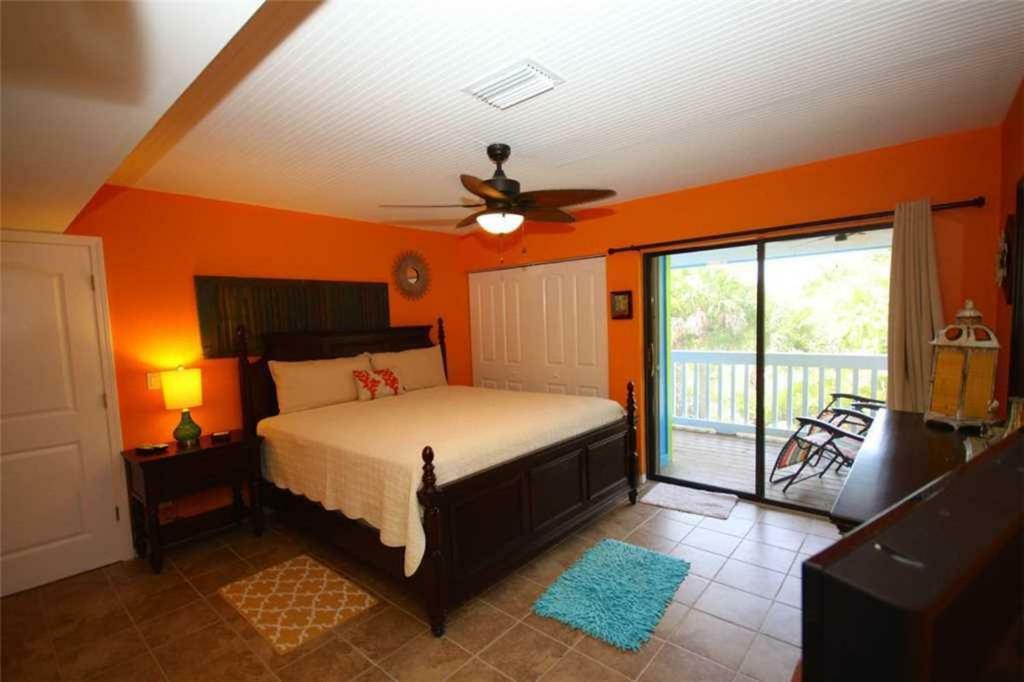 079 - Blue Macaw Holiday home *