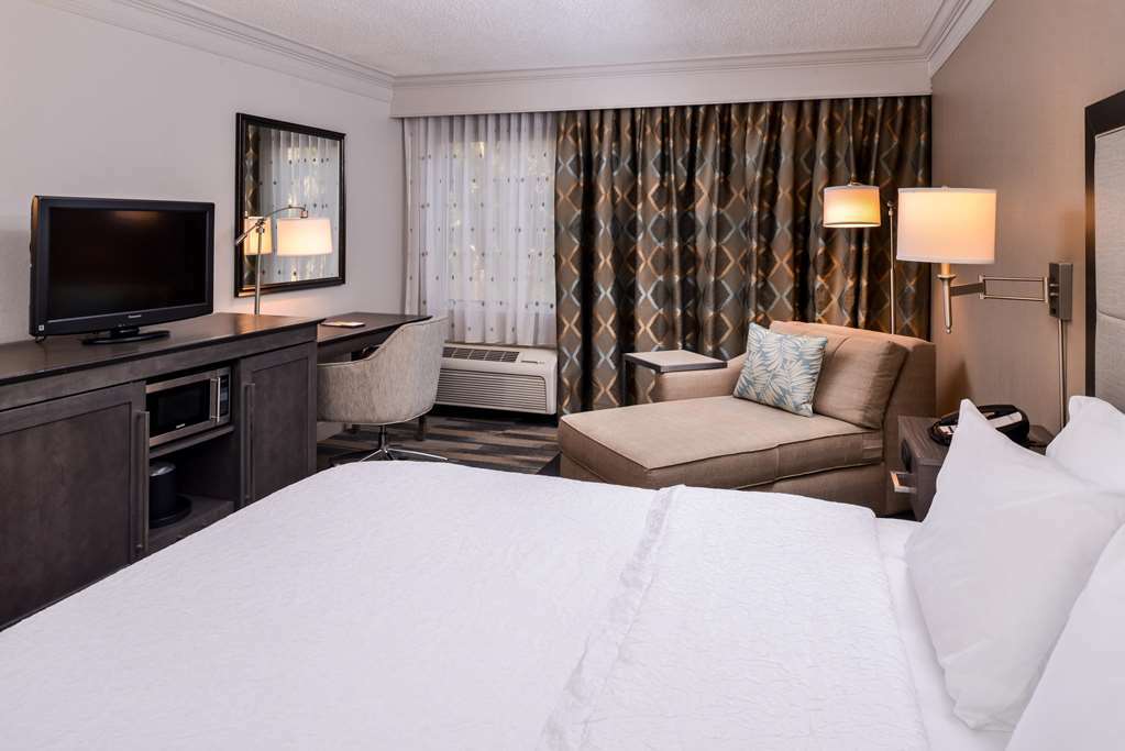 Hampton Lauderdale Hotel 3*