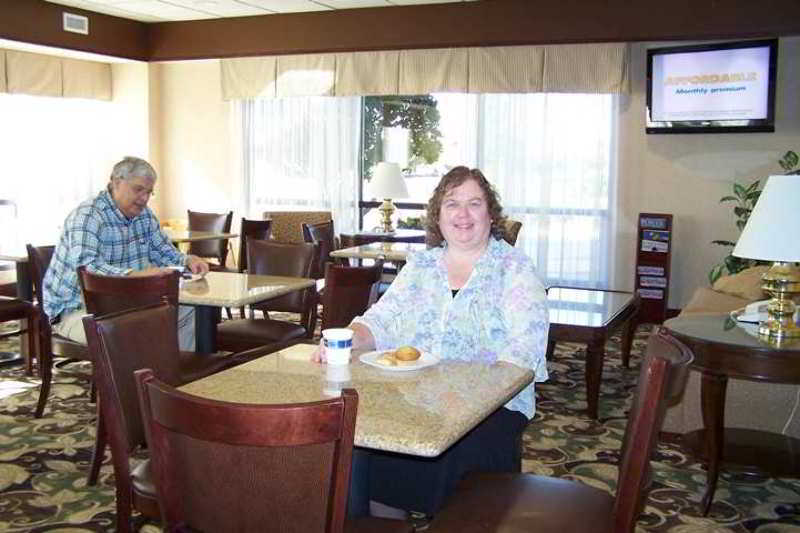 Hampton Hotel 3*