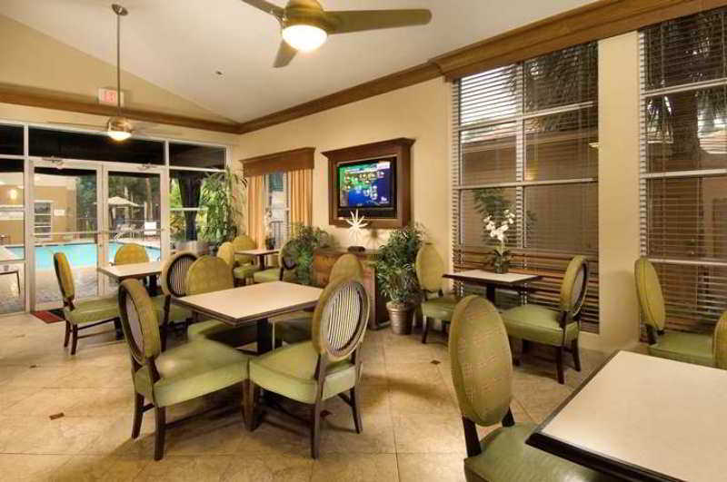 Hampton & Lauderdale Airport Hotel 3*