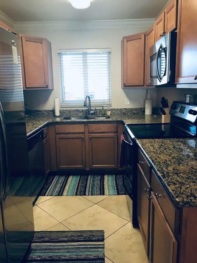 Apartment Treasure Island Beach, Fl Waterfront Located Steps Away From The Intracoastal Waterway *