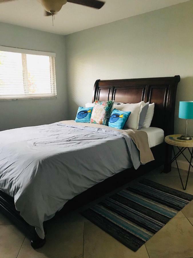 Treasure Island Beach, Fl Waterfront Located Steps Away From The Intracoastal Waterway * St. Pete Beach