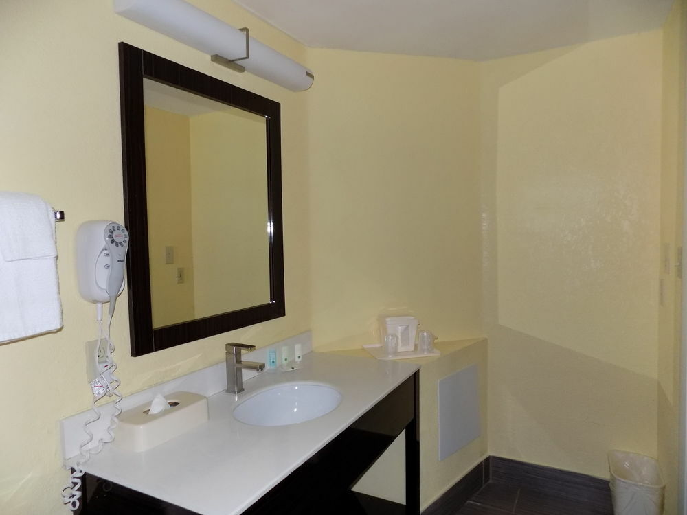 Hotel Boca Deerfield Beach; Surestay Collection By Bw Deerfield Beach