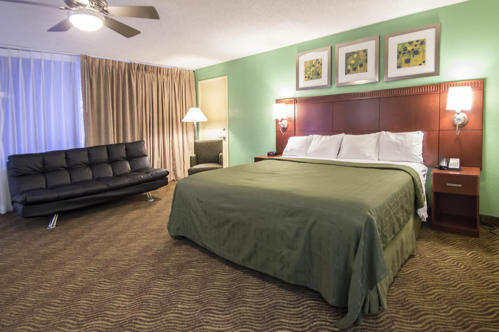 Quality & Airport-cruise Port Hollywood