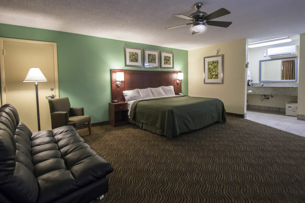 Hotel Quality & Airport-cruise Port 3*