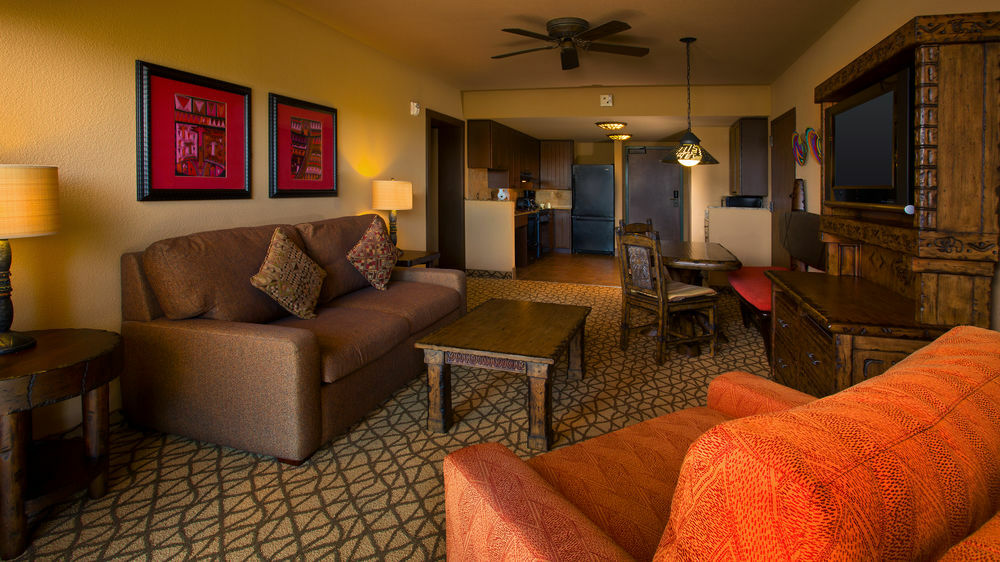 Lodge Disney's Animal Kingdom Four Corners