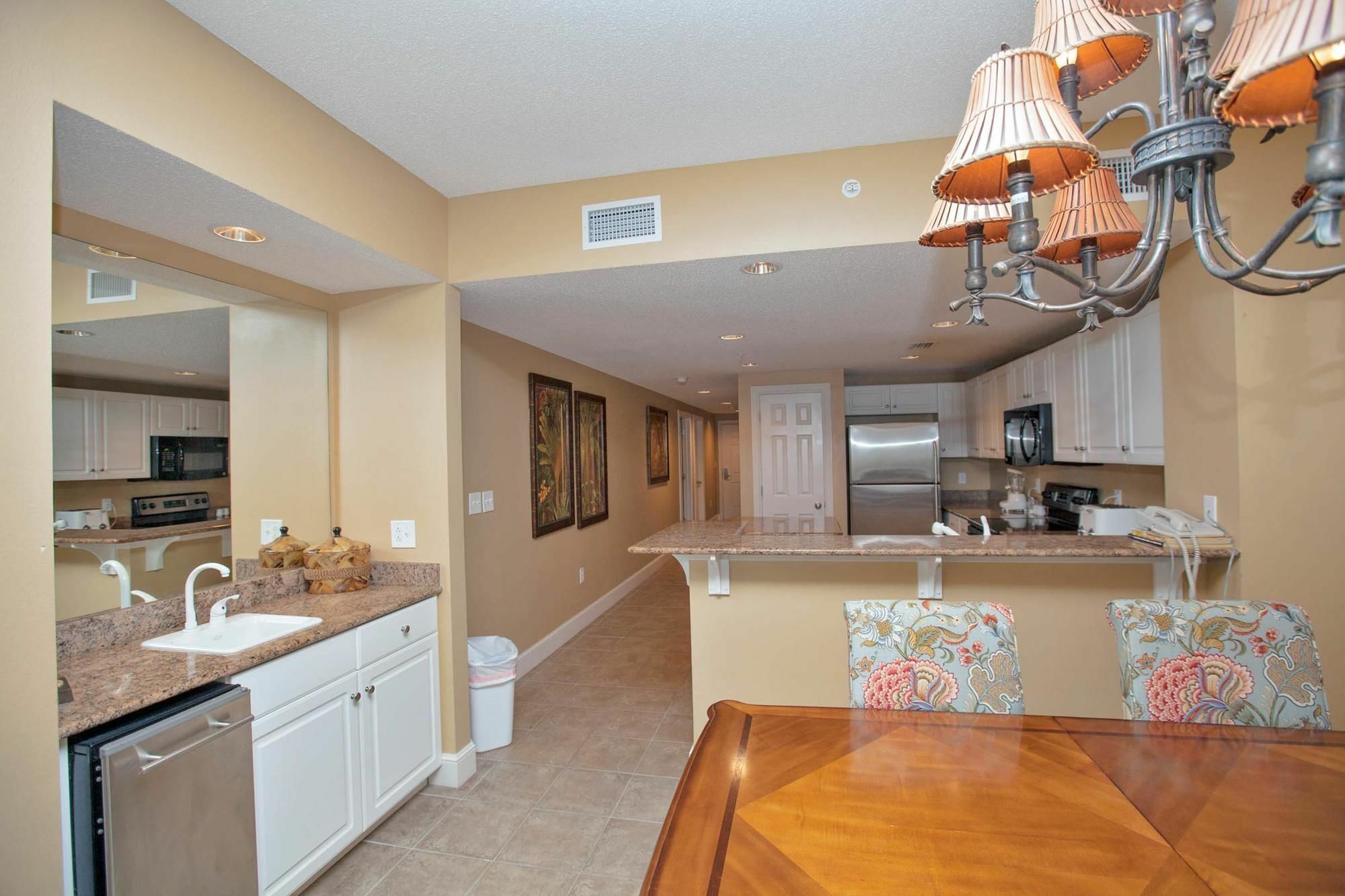 Apartment Majestic Towers By Panhandle Getaways