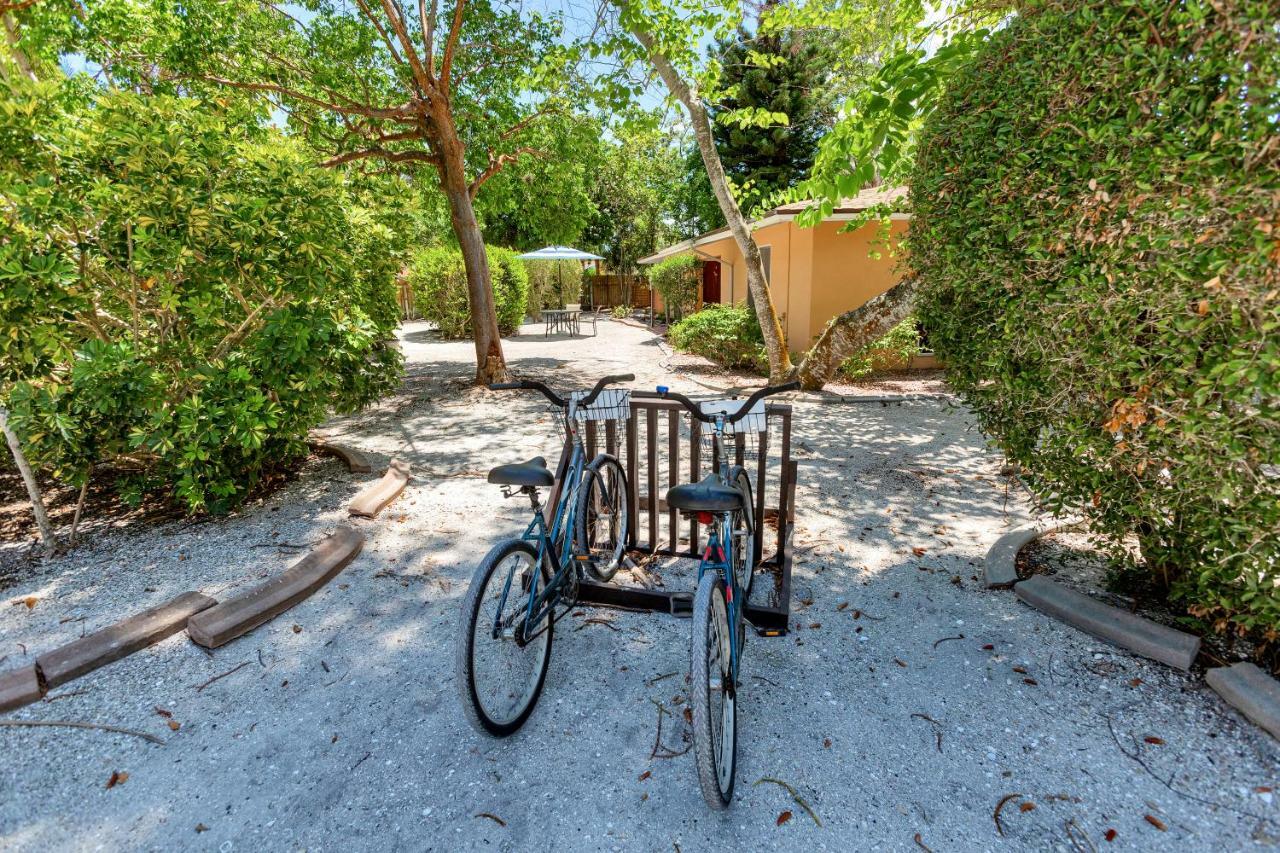 Inn Parrot Nest Sanibel