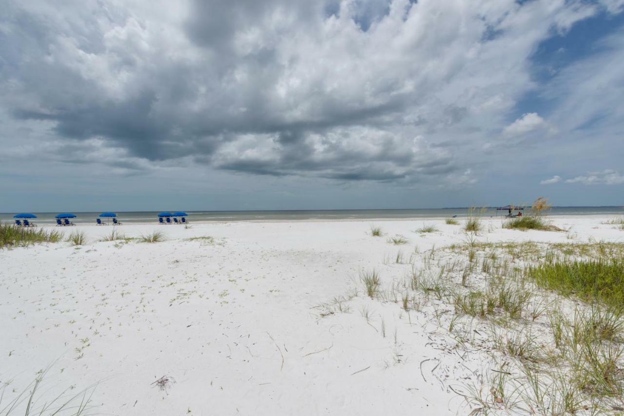 Gulf Beauty, 2 Bedrooms, Gulf Side Cottage, Sleeps 4 Holiday home