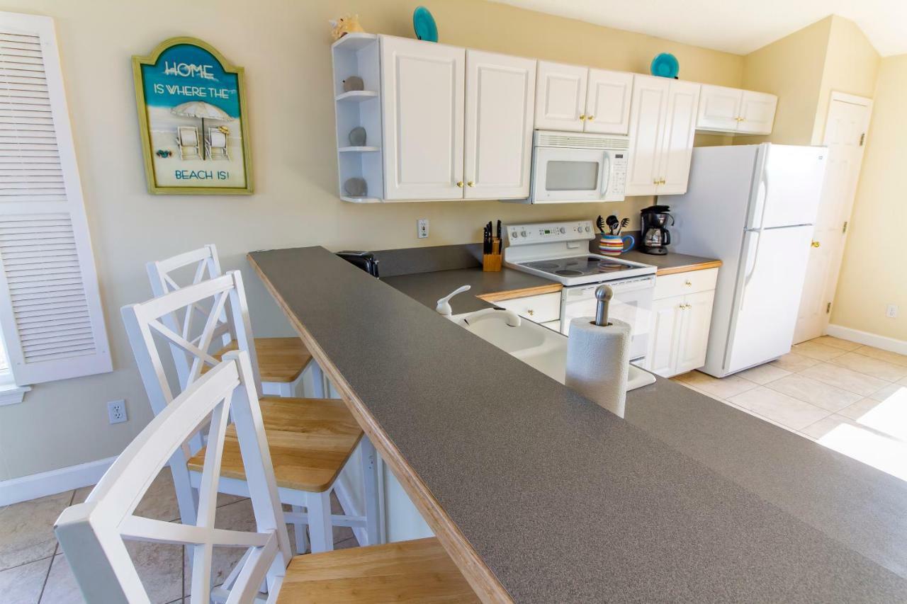 Harmony House, Sleeps 11, 3 Bedrooms, Front Palm Coast