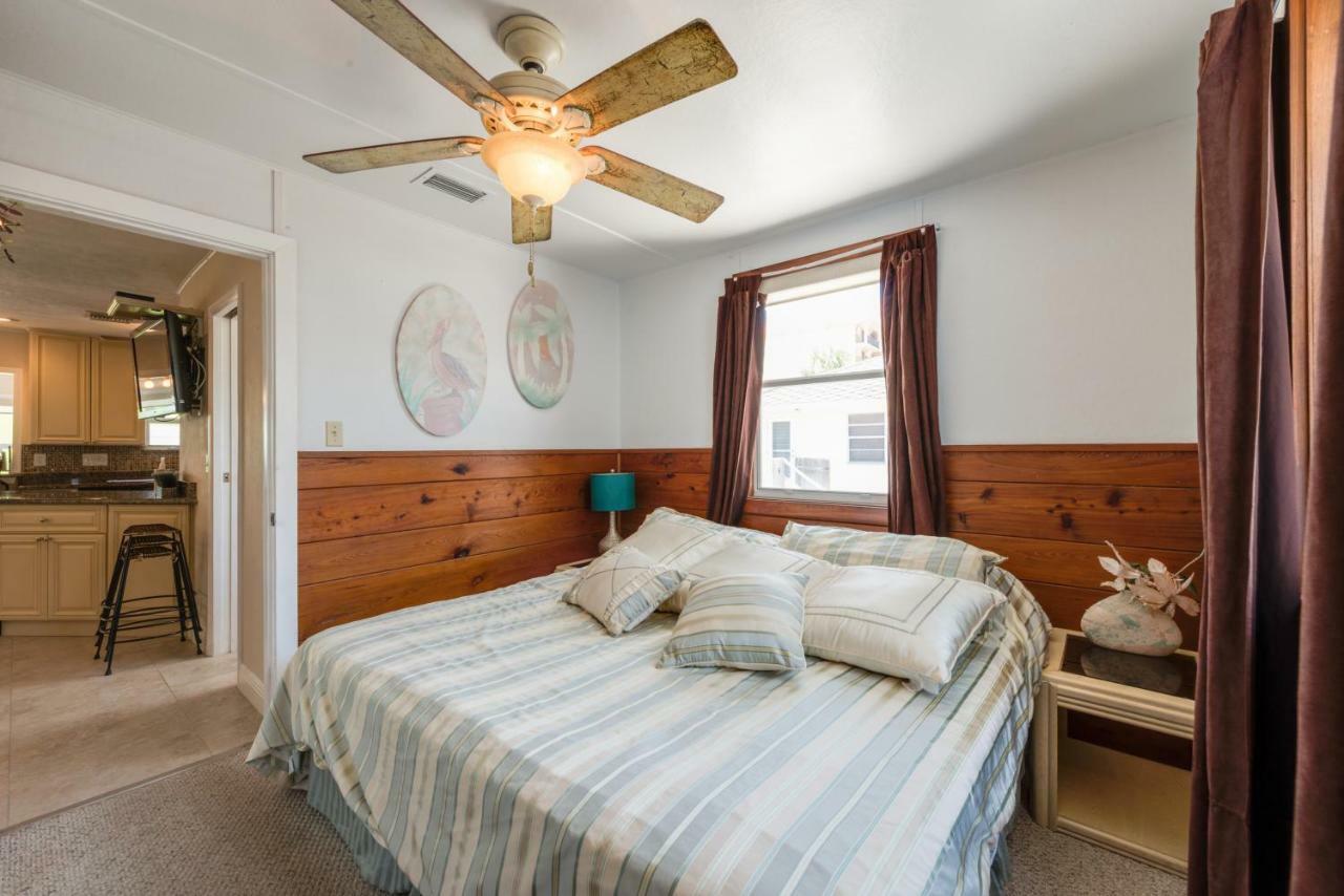 Gulf Beauty, 2 Bedrooms, Gulf Side Cottage, Sleeps 4