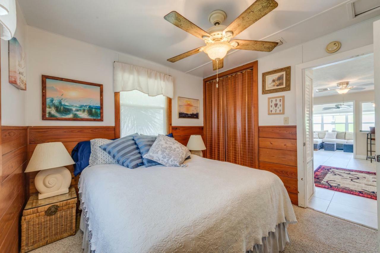 Gulf Beauty, 2 Bedrooms, Gulf Side Cottage, Sleeps 4 Holiday home *