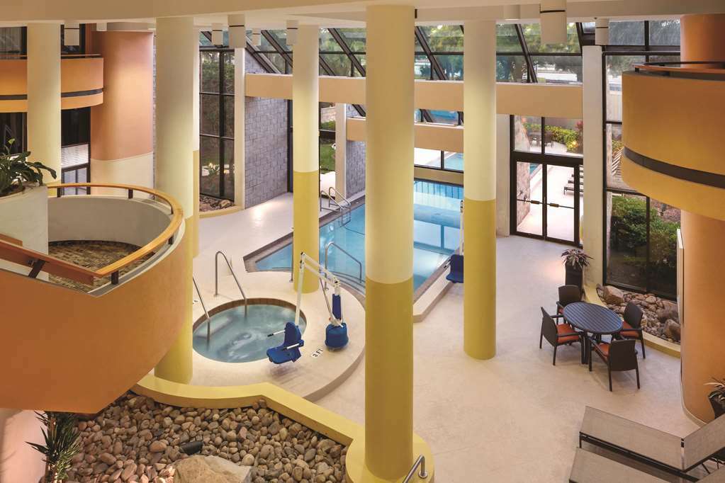 Embassy By Hilton Orlando International Drive Icon Park 3*