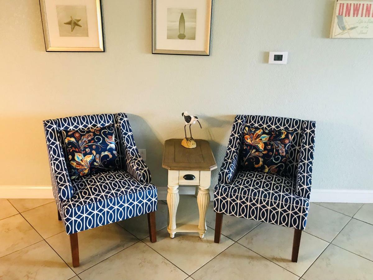 Treasure Island Beach, Fl Waterfront Located Steps Away From The Intracoastal Waterway Apartment