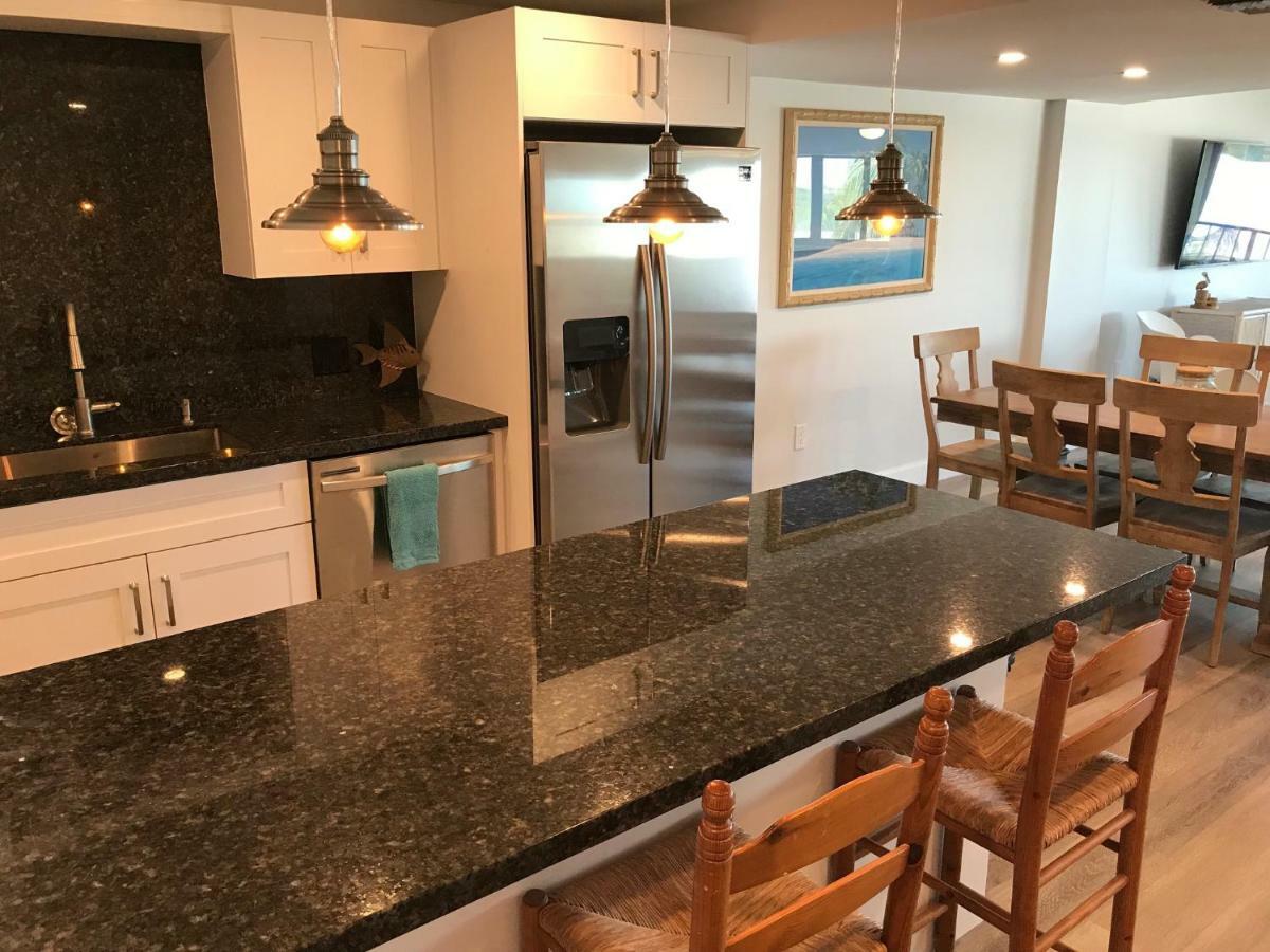 Licensed Mgr - Modern Oceanfront Condo! Beautiful Ocean Views! Resort! 2 King Beds!