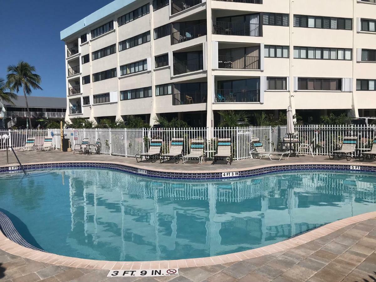 Licensed Mgr - Modern Oceanfront Condo! Beautiful Ocean Views! Resort! 2 King Beds!