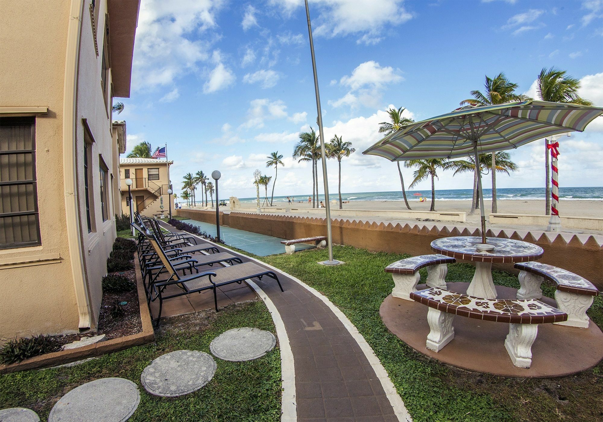 Neptune Oceanfront Rentals Apartment Hollywood