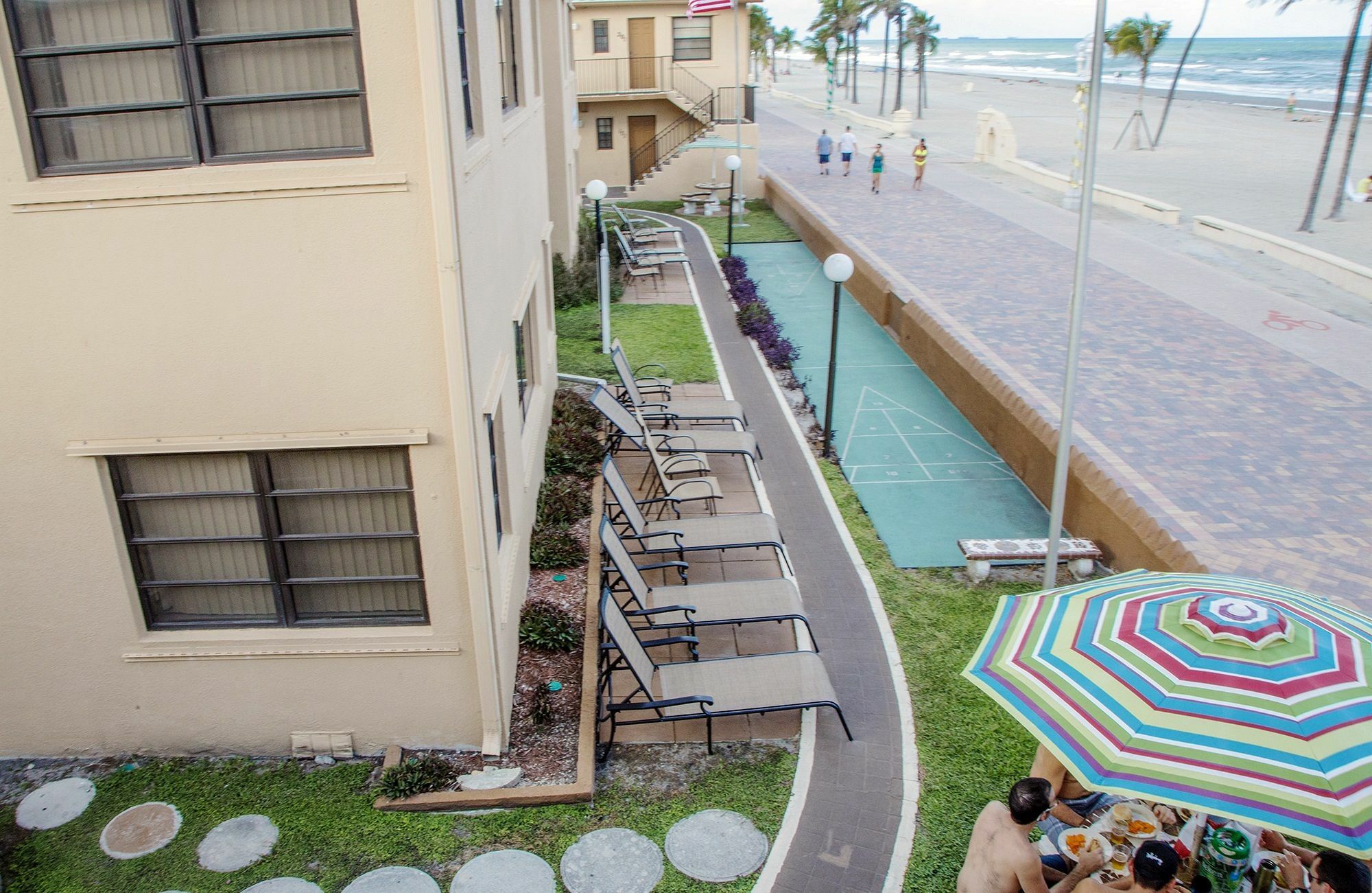 Neptune Oceanfront Rentals Apartment *