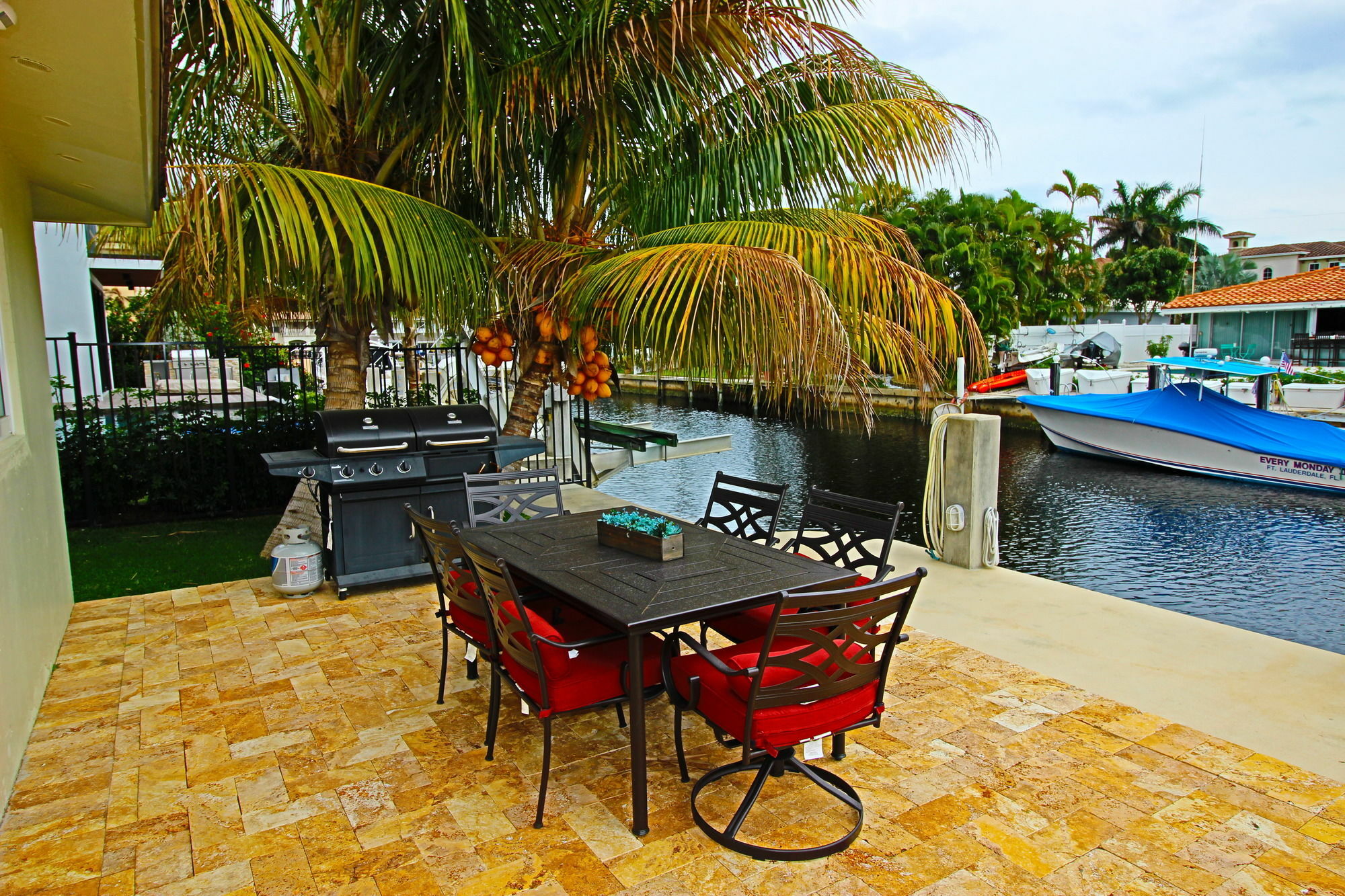 Apartment Tropical Isle Waterfront Homes