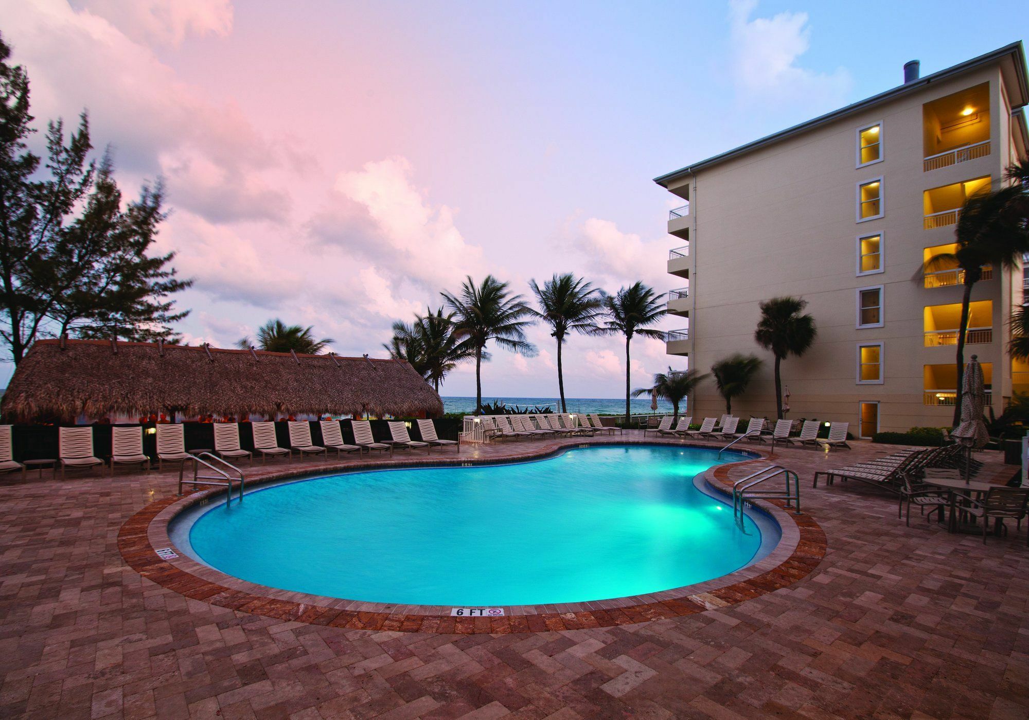 Hotel Club Wyndham Royal Vista 3*